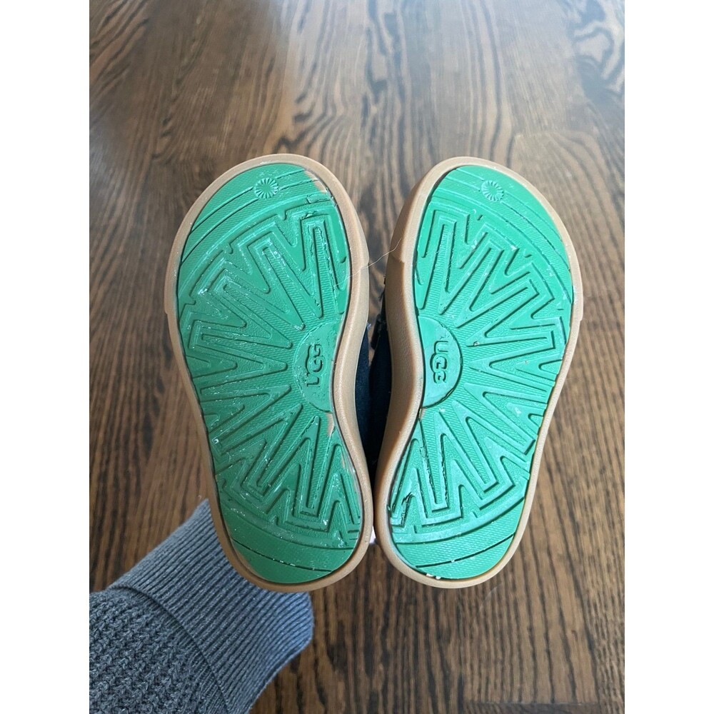 UGG Toddler Rennon Boots (US 7) - Picture 6 of 7